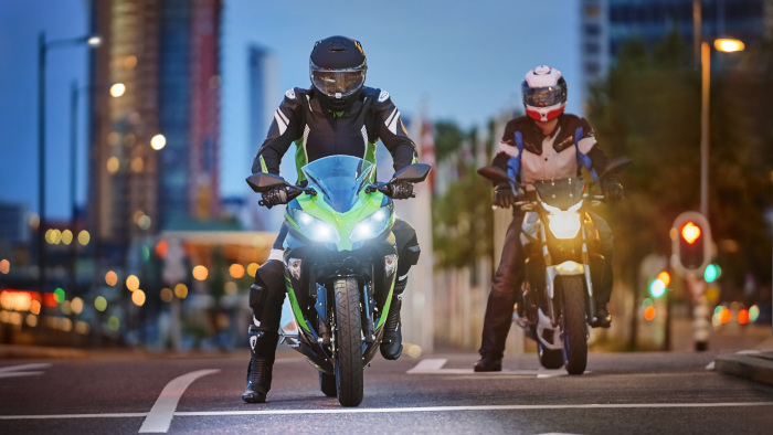 Lampu depan motor